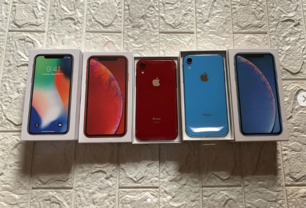 iPhone XR Cor: Azul Capacidade: 64GB Estado: Novo Preço: 215k fixo