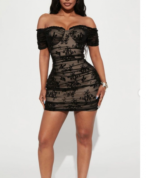 Vestido disponível p aquisição imediata✅ Preço- 38.500 kzs
