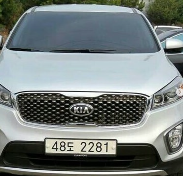 Tamanho do motor 1,995cc Código do motor -2wheel drive Condução Volante Esquerda Caixa Automático Cor Externa Prata Registro Ano/mês 2017/- Combustível Diesel Ano/mês N/A Assentos 5 (5) Portas 5
