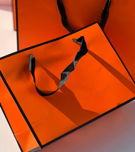 Nome: sacola de papel Kraft Material: Papelão Kraft Tamanho: S, M, L, XL Preço: S-60MT, M-80MT, L- 100MT, XL- 120MT Quantidade mínima: 10 sacolas