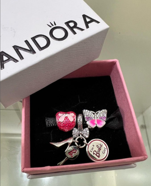 Pandora com os nossos sets de pingentes  🏷️ 1300 - 2800MT ☎️877373449