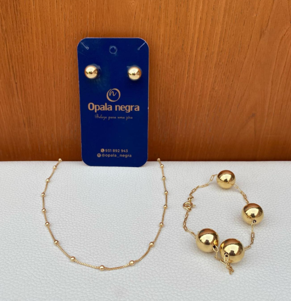 Pulseira com bolinhas, banhada a ouro 18k, por 18.850