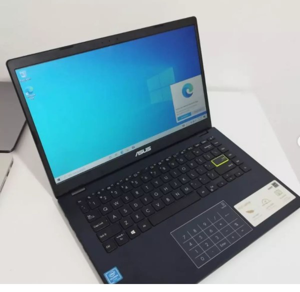 ASUS VivoBook E410MA Intel Celeron N4020 4GB RAM 128GB SSD Teclado Numérico 14 inch Bluetooth, HDMI, Wireless Estado Excelente Bateria Excelente