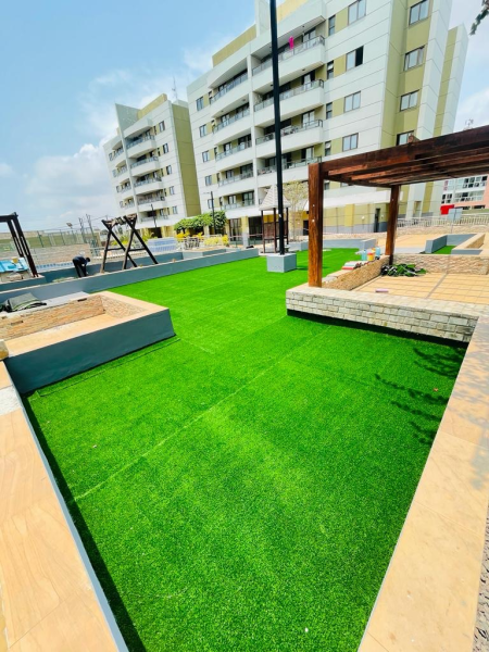 APLICAÇÃO DE RELVA SINTÉTICA Condomínio Clássicos do Sul