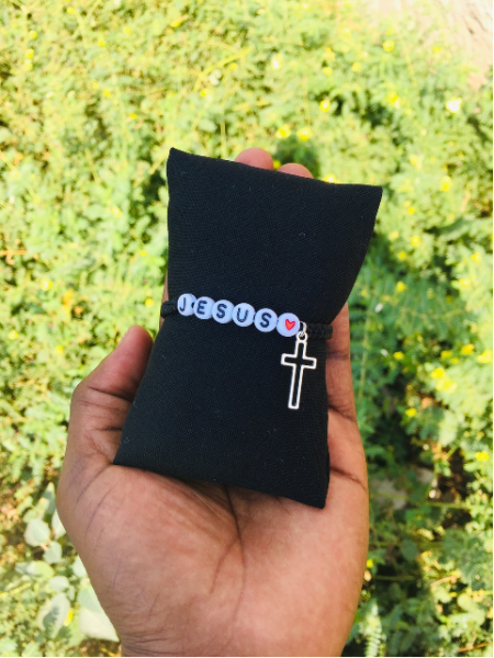 Pulseiras personalizada com pingente 1000.00kz