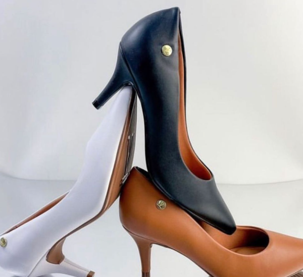 Saltinho curtinho para caminhar e dançar sem parar 😍  36 a 41 Euro