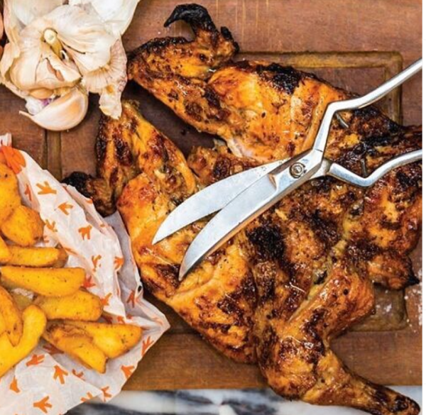 Galinha revoada inteira (pronta a comer perfeita para almoço em família) a 600m