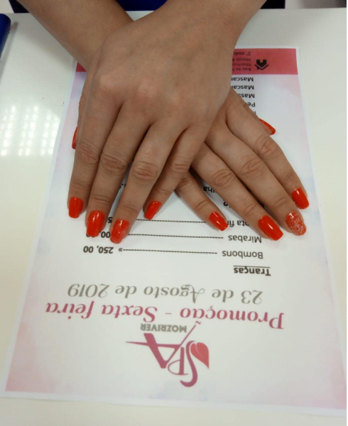 SERVIÇOS DE BELEZA Unhas acrílica