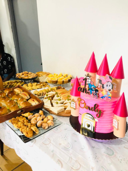 SERVIÇOS DE ALIMENTAÇÃO Quitutes Lanchinhos