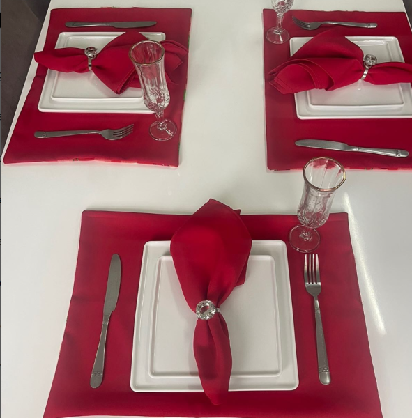 SERVIÇOS DE DECORAÇÃO Jogo de 8 lugares,2 em 1😍disponível para entrega imediata!