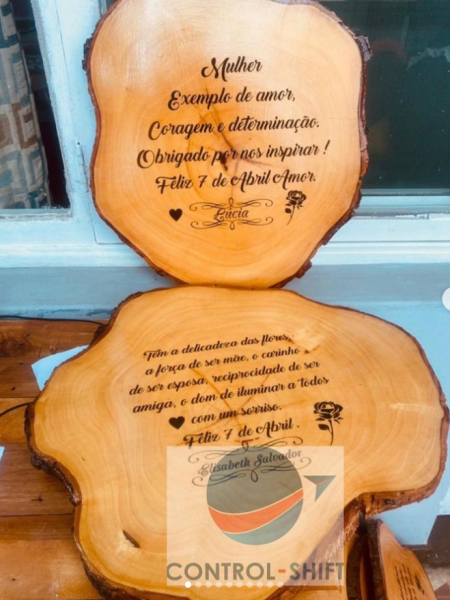 Tábuas/Bandejas de madeira Chaveiros Chávenas mágicas Chavenas Brancas Mousepad Canetas