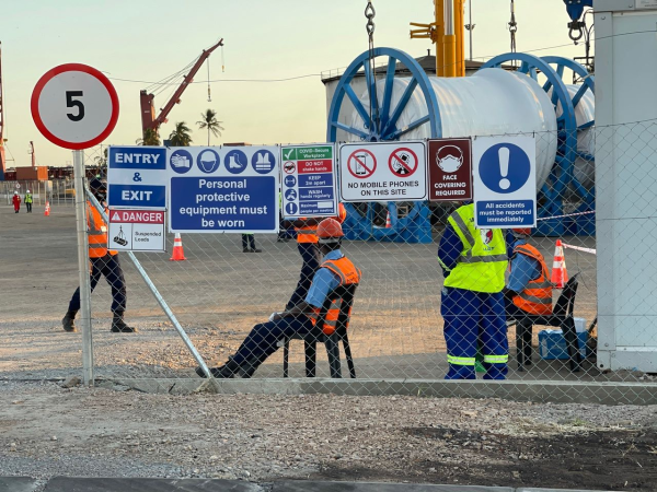Sinalização de segurança Desde avaliação de sinalização necessária, produção e montagem nos locais adequados