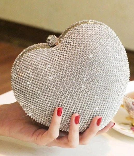 Artigos disponíveis por encomenda. Todos os artigos são importados 🛍️🛍️ e levam de 15-30 dias para chegar