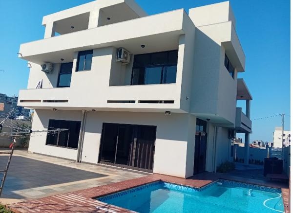 Vende-se uma Triplex T4 no triunfo novo Venda a 23.000.000,00MT  Arrenda 120.000,00MT  Triplex T4 no triunfo novo 3 salas  1 cozinha moderna  2 casas de banho