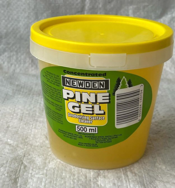 Pine gel(gel de limpeza) de origem Sul Africana disponível para aquisição imediata. 3,500kz