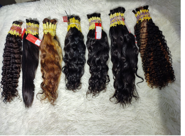 Cabelos, próteses e perucas Disponíveis em promoção para aquisição imediata.