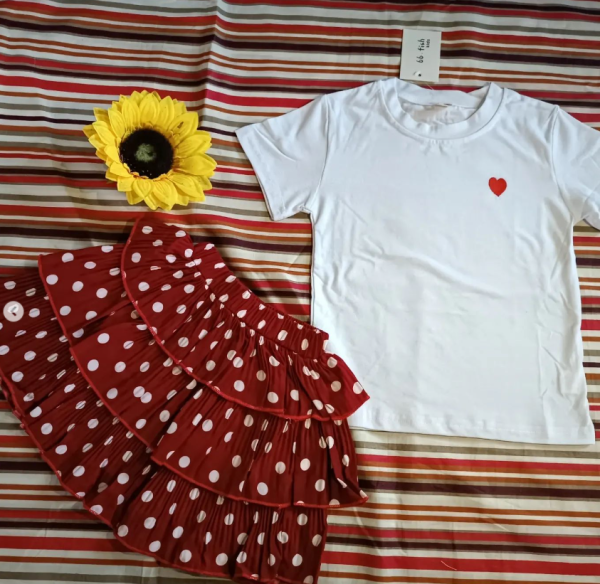 Conjunto disponível Preço: 1350mt Idade: 02 aos 7 anos