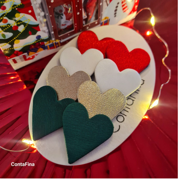 6.500 kzs Conjunto Amor ❤️ 4 pares de brincos de coração.