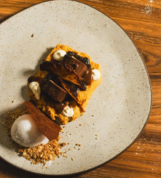 SERVIÇOS DE ALIMENTAÇÃO Lingote de Chocolate é a definição de indulgência. ✨