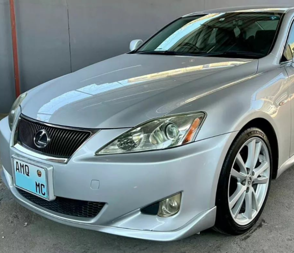 Recém chegado Lexus IS250 Sport Ano 2007 Motor 2.5 65.000km Start botão Bancos eléctricos Pneus bons Preço: 575.000.00