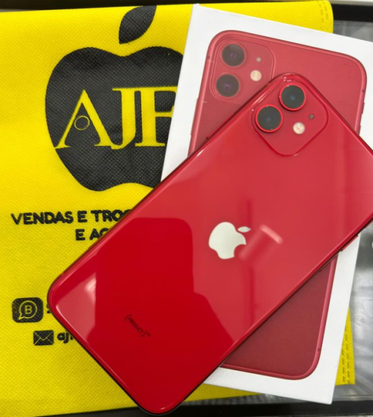 iPhone 11 128GB (semi novo) tudo perfeito.  Preço: 319 999 kz, aceitamos trocas justas