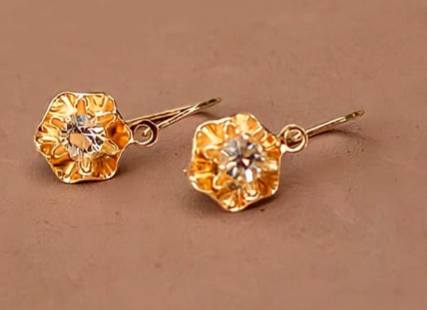 Brincos estilo bessangana para as princesas!  Disponível: 7.500,00