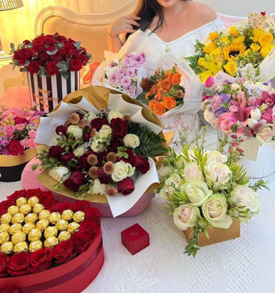 FLORES, MIMOS E PRESENTES