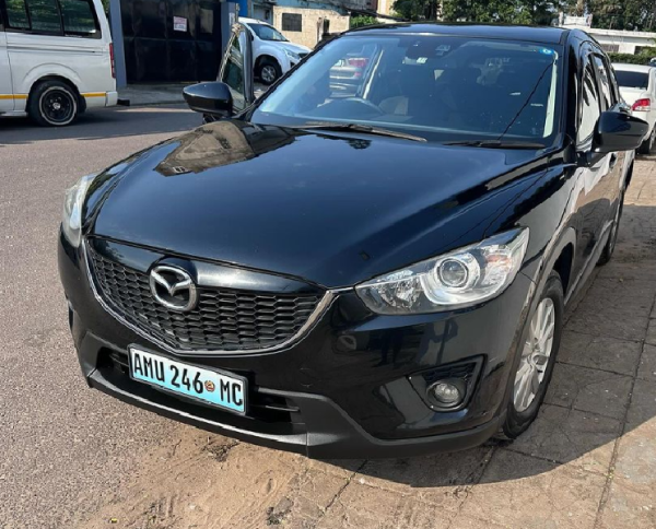 Mazda CX5 2013 Motor 2.5cc 4WD (4x4) Câmera retaguarda Sensores de aproximação de veículos nos espelhos Pneus novos