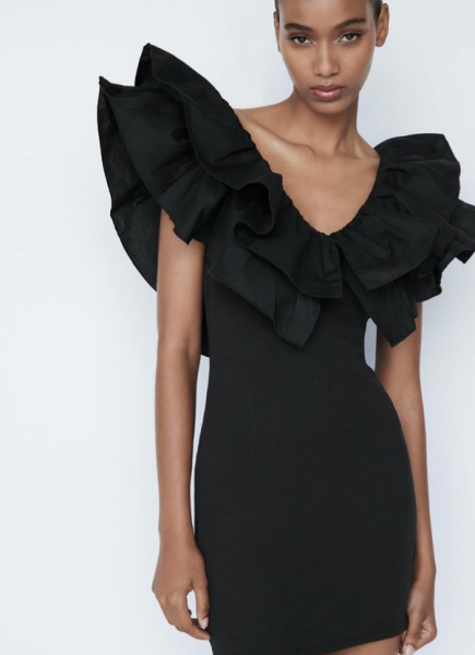 Vestido ZARA Disponível Para Aquisição Imediata 🖤  Tamanho : S,M,L  Preço : 18,500kz