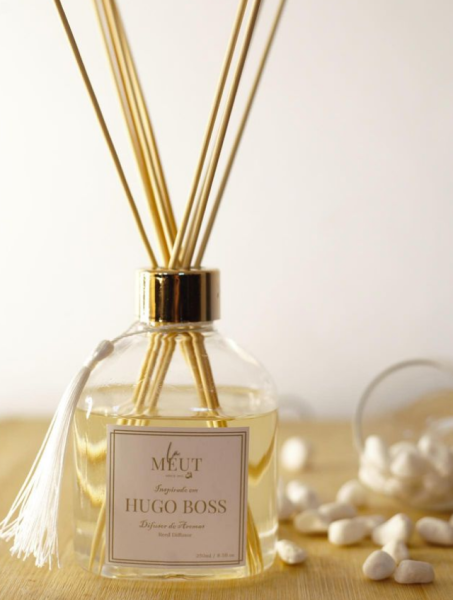 Use o difusor e o home spray com o mesmo aroma para melhor fixar o cheiro no ambiente