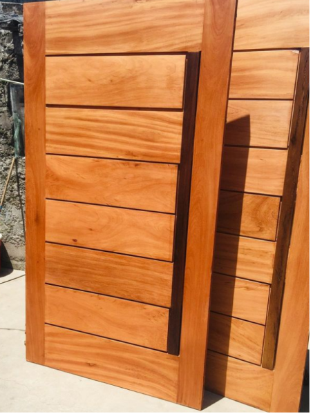 Trabalhamos com Madeira maciça temos Chanfuta