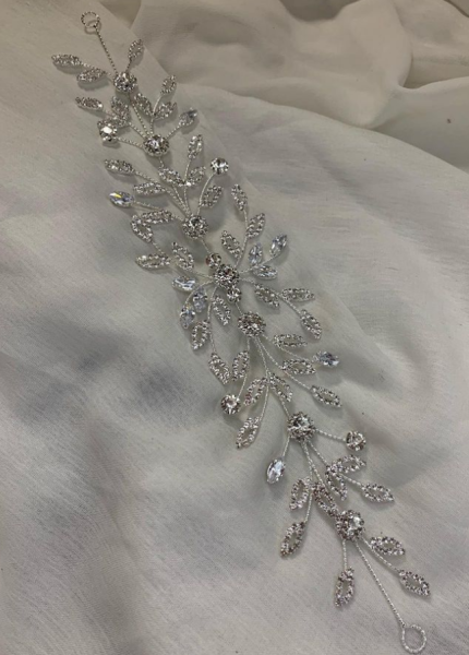 Tiara Situação: disponível Preço: 2700MT