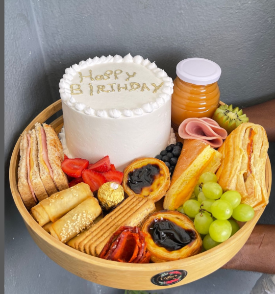 Oferecer Bandeijas é uma maneira bonita e delicada de transmitir o nosso sentimento por alguém.