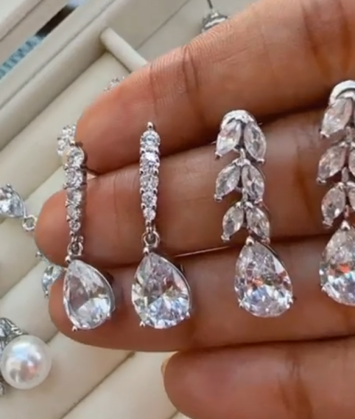 melhor combinação para o teu look◀️▶️  #brincos #noivas #casamento