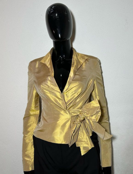 Blusa S/6.000,00 AOA