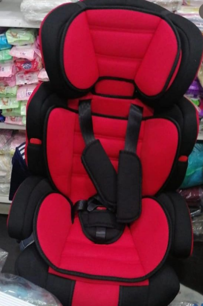 Cadeira de carro 78.000 disponível para entrega imediata