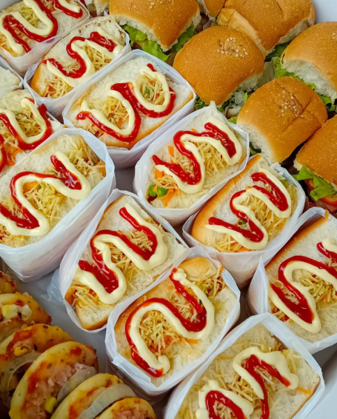 KIT MEGA LANCHE  12 Mini Pizzas 🍕 12 Mini Hambúrgueres 🍔 12 Mini Cachorros-Quentes 🌭