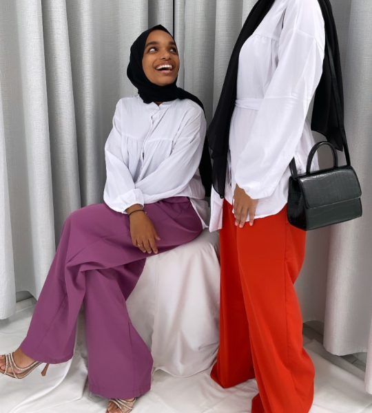 Outfits disponíveis - camisa + pantalona Vermelho sold out⚠️ Tamanho - S (roxo) Preço - 1700 mt