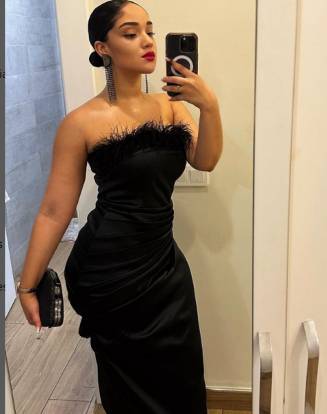 Pode adicionar as mangas ao vestido se quiser 🥰  Aluguer : 3.000 Venda : 6.500