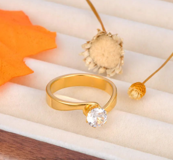 Anel banhado a ouro 18k Matérial:aço inoxidável