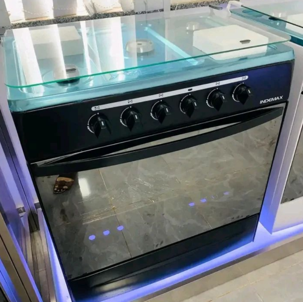 Fogão de 5 bocas disponível para aquisição imediata