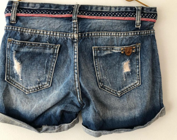 CALÇÕES Tamanho: 27 Preço: 350.00Mts