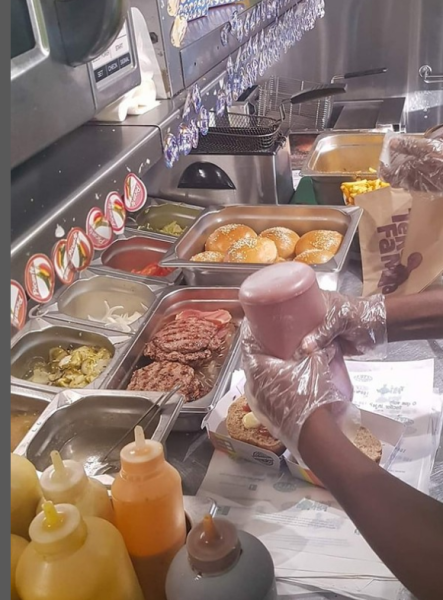 SERVIÇOS DE ALIMENTAÇÃO