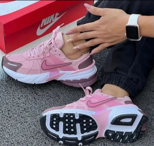 SAPATILHAS Preço:48.000,00 kz Tamanho:36,37,38,39,40