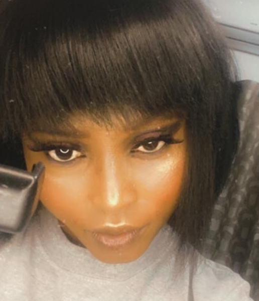 SERVIÇOS DE MAQUIAGEM