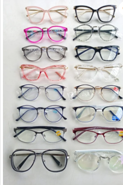 Quadros/Óculos de grau 1000,00 MTn Disponível para levantamento imediato