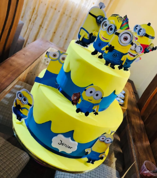 Bolos de aniversário temáticos massa pão