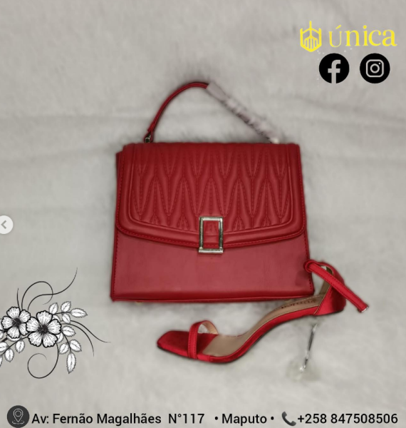 O conjunto de Bolsinha e Salto está 1.350MT