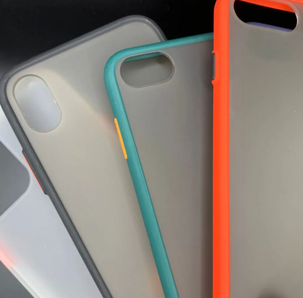 4 capas por 350 meticais, aproveita a promoção só para iPhone de 6 até 13