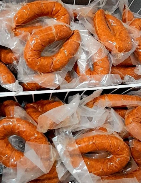 Chouriços defumados de Porco. 250 a unidade 1000 o Kg composto por 4 unidades.